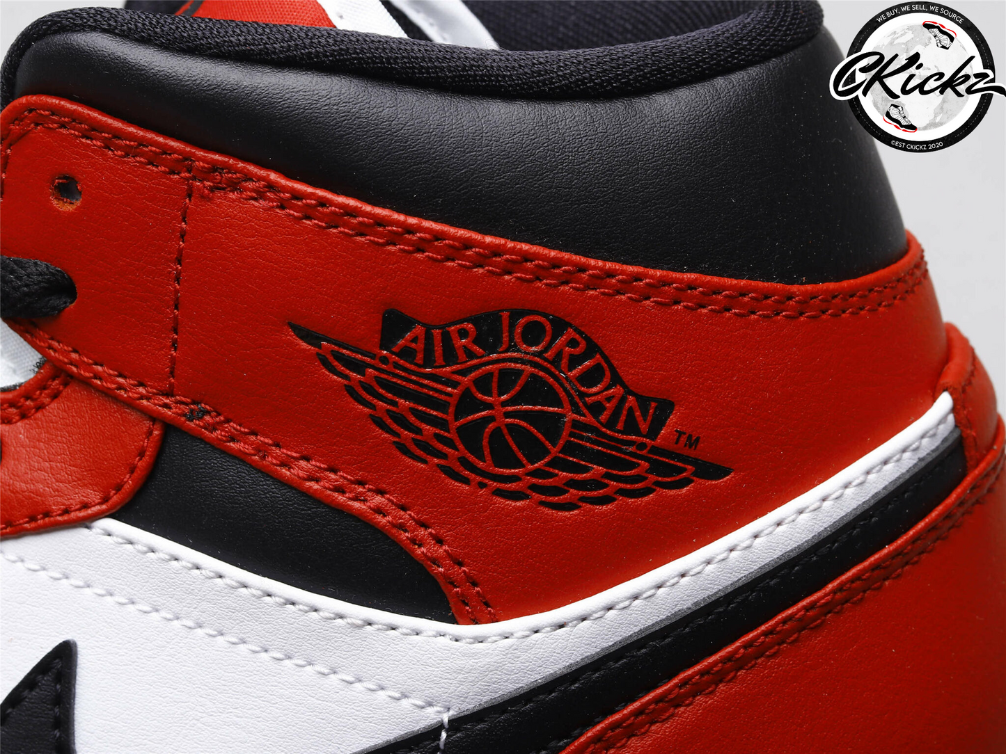Retro Mid Chicago Toe Trainers