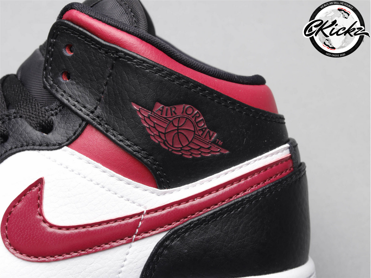 Retro Mid Bred Toe Trainers