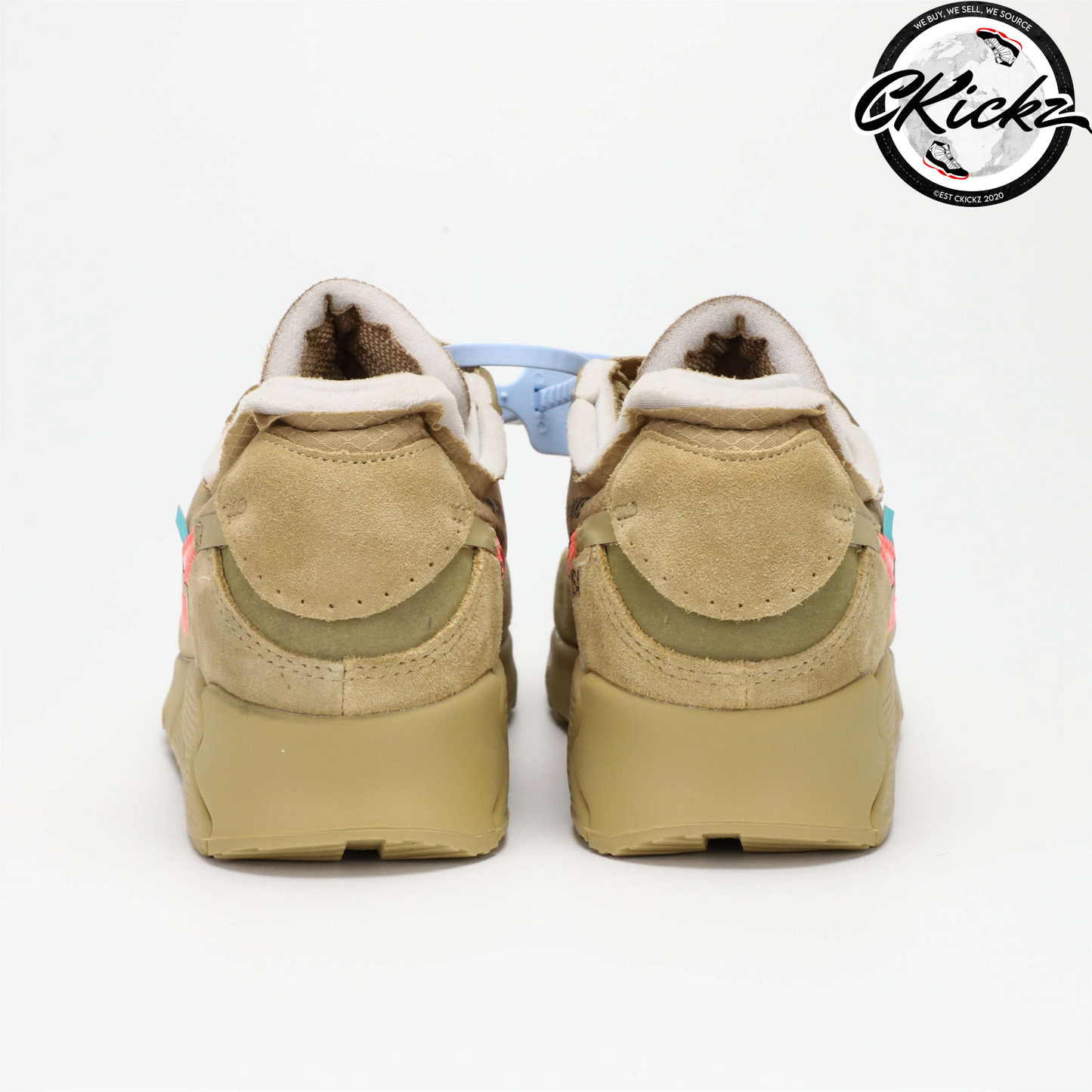 AM 90 Off White Desert Ore