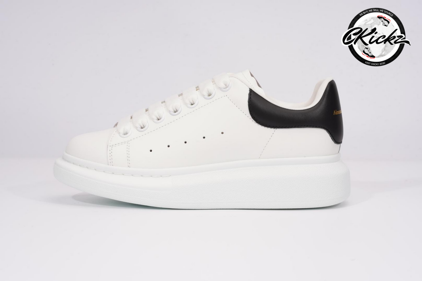 Oversized Ivory Black Shoe