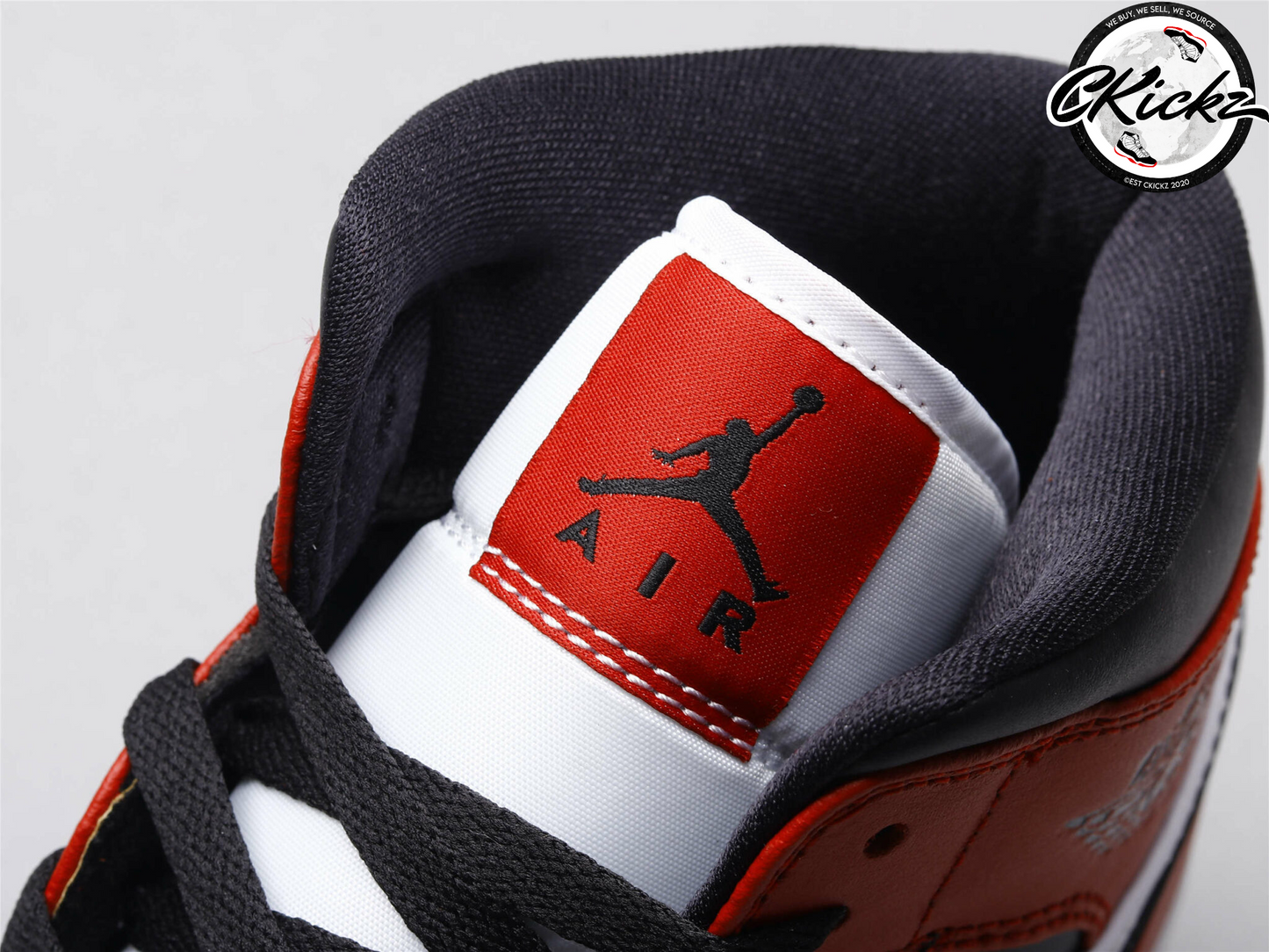 Retro Mid Chicago Toe Trainers