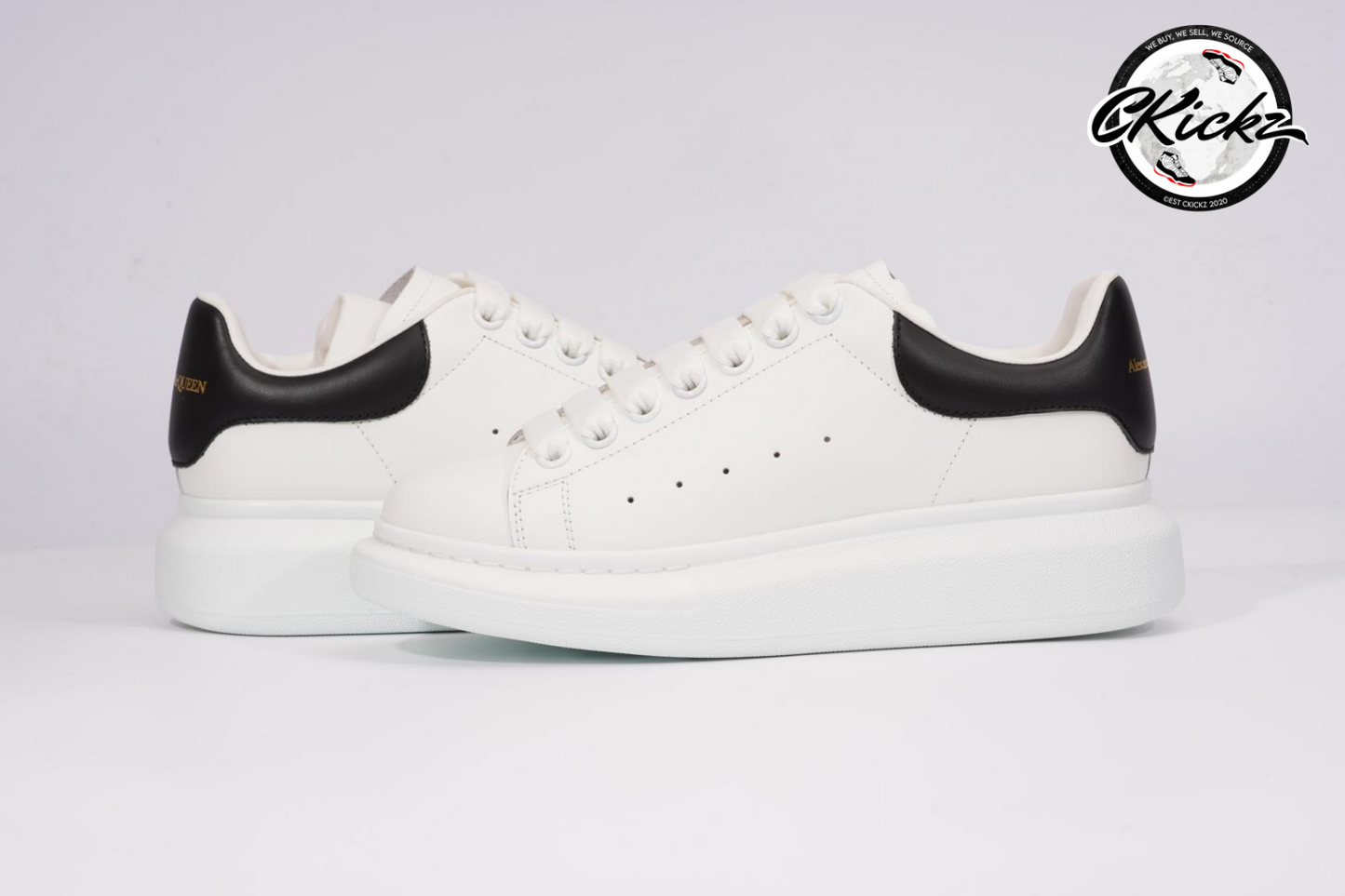 Oversized Ivory Black Shoe