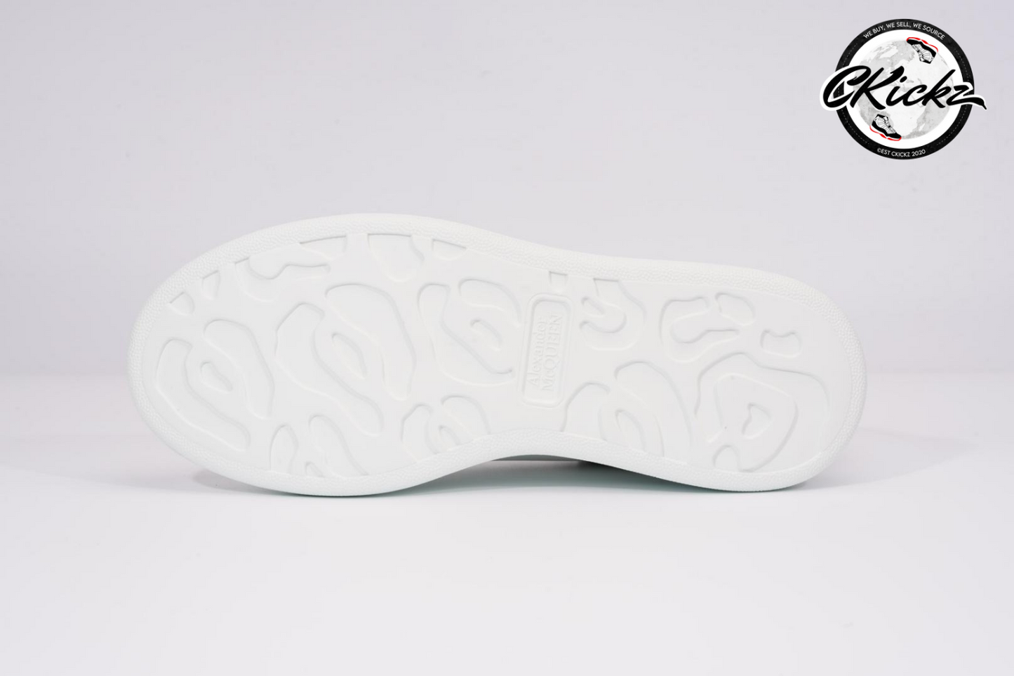 Oversized Ivory Black Shoe