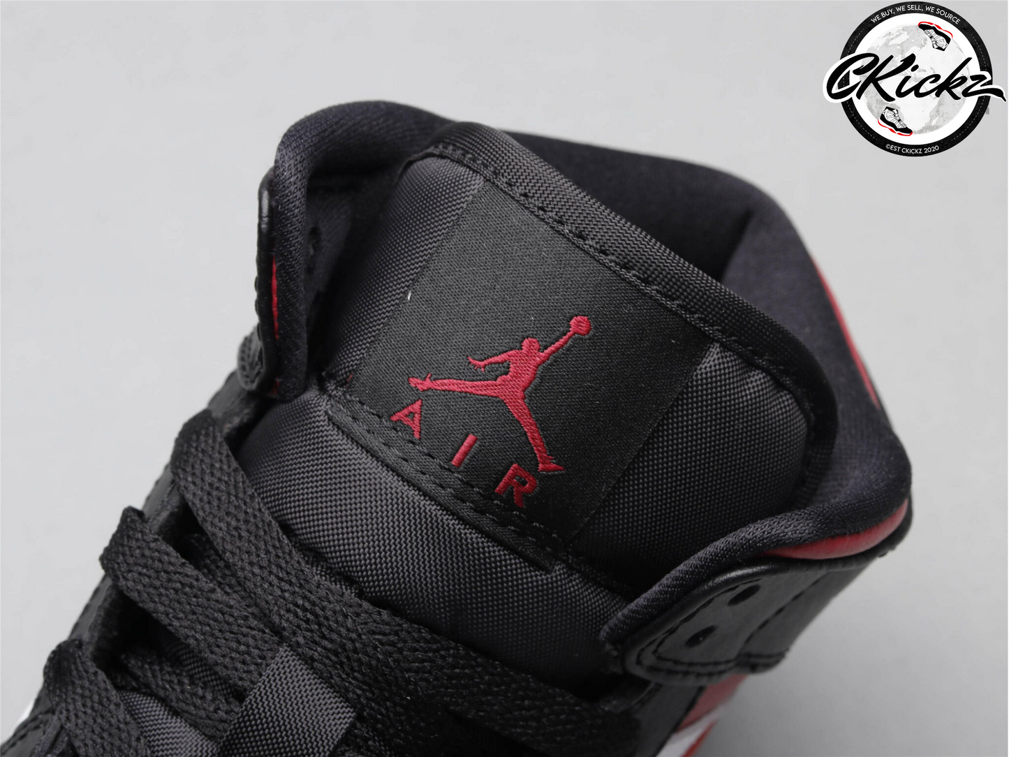 Retro Mid Bred Toe Trainers