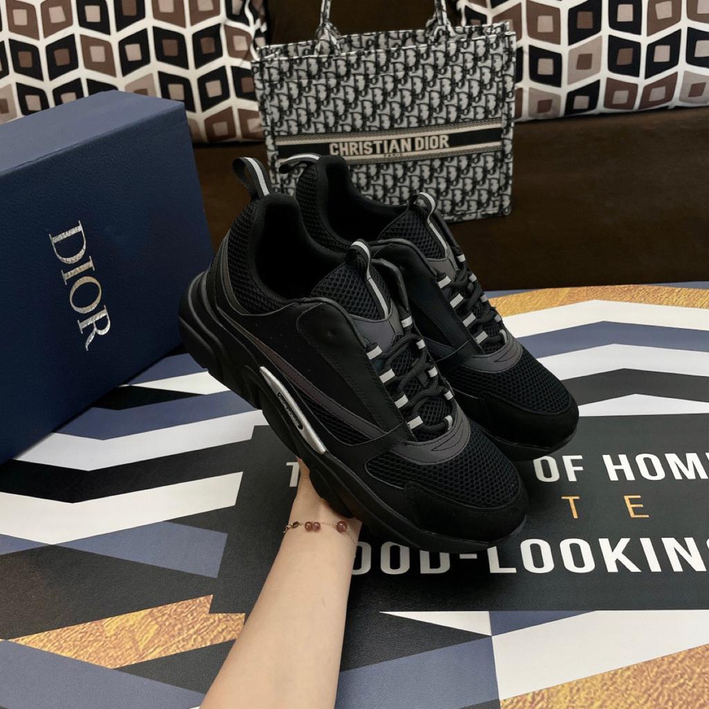 Black Sculpted Mesh Runner