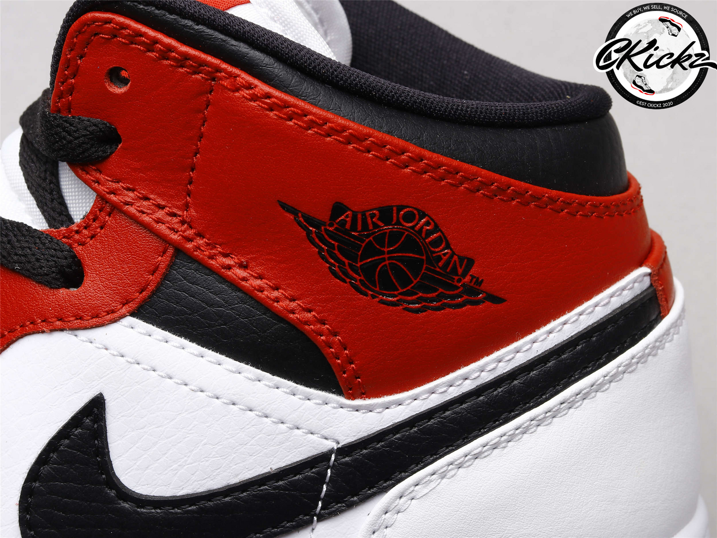 Retro Mid Chicago White Toe Trainers