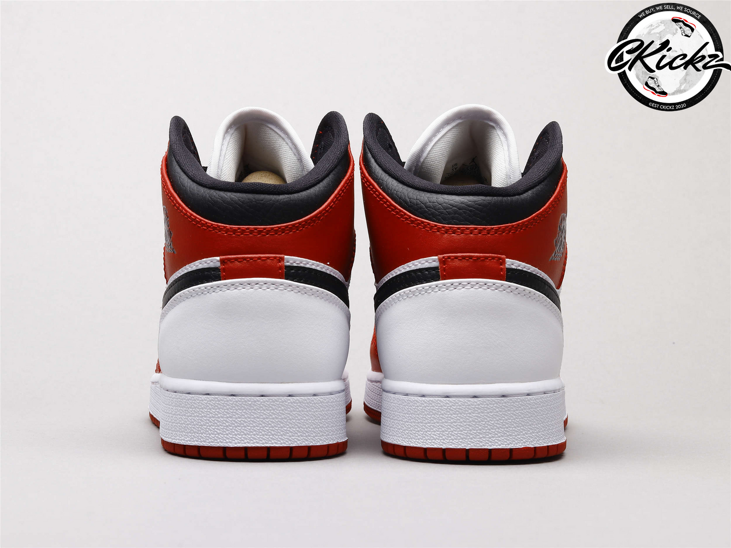 Retro Mid Chicago White Toe Trainers