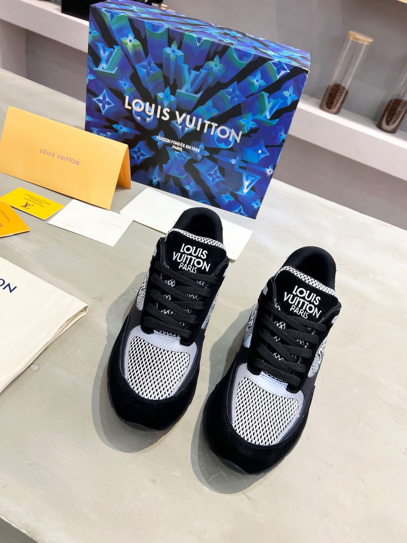 LV Run Away Trainers Black