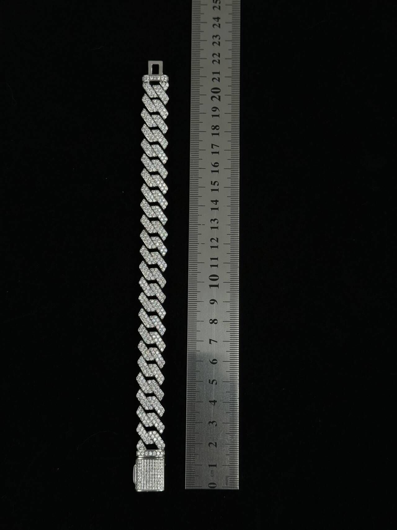 Bracelet 16