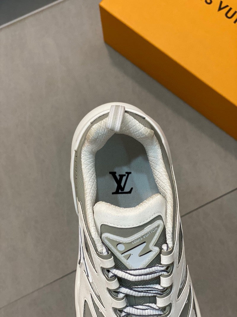 LV Runner Tatic Trainer