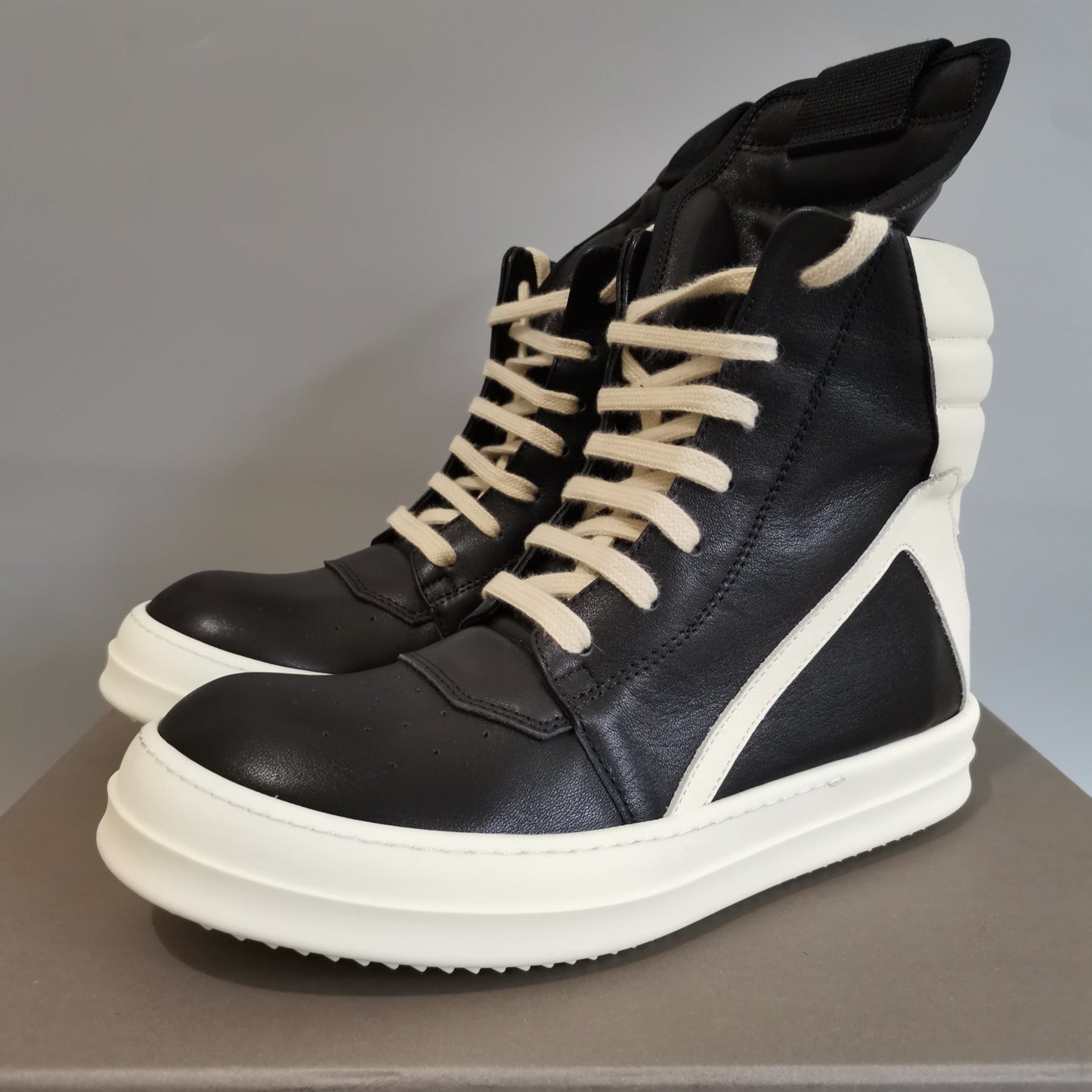 Avant High-Rise Street Sneaker