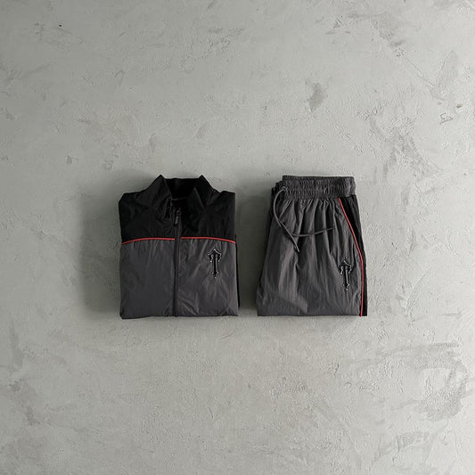 TS Irongate T Shellsuit Black Red