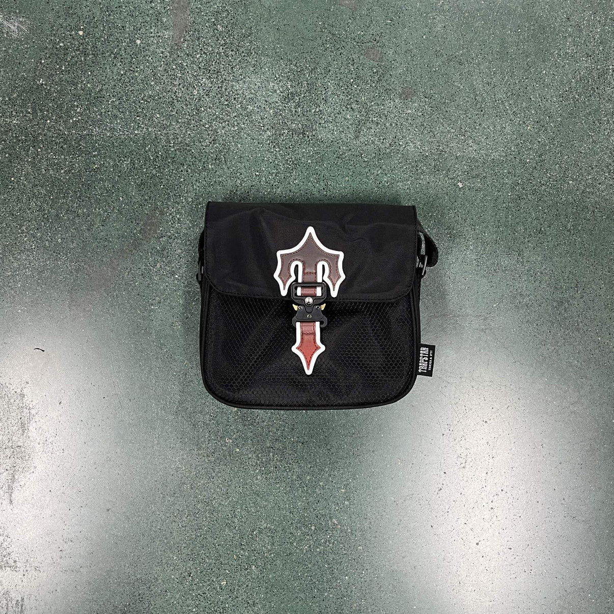 TS MESSENGER BAG 1.0 - BLACK RED GRADIENT TRAPSTAR BAG