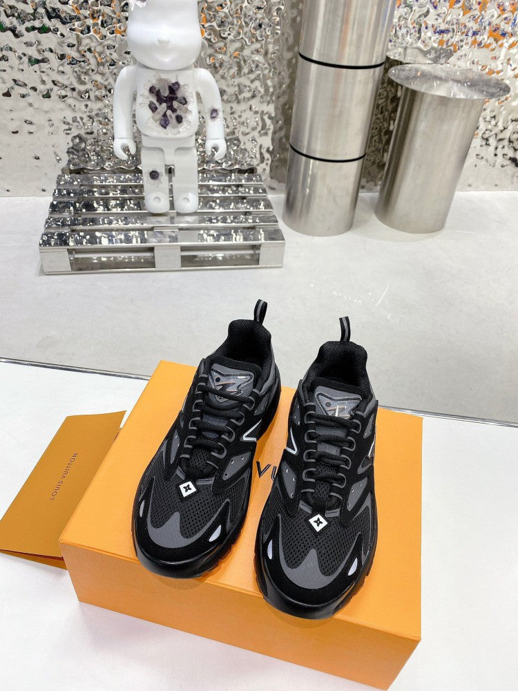 LV Runner Tatic Trainer Black