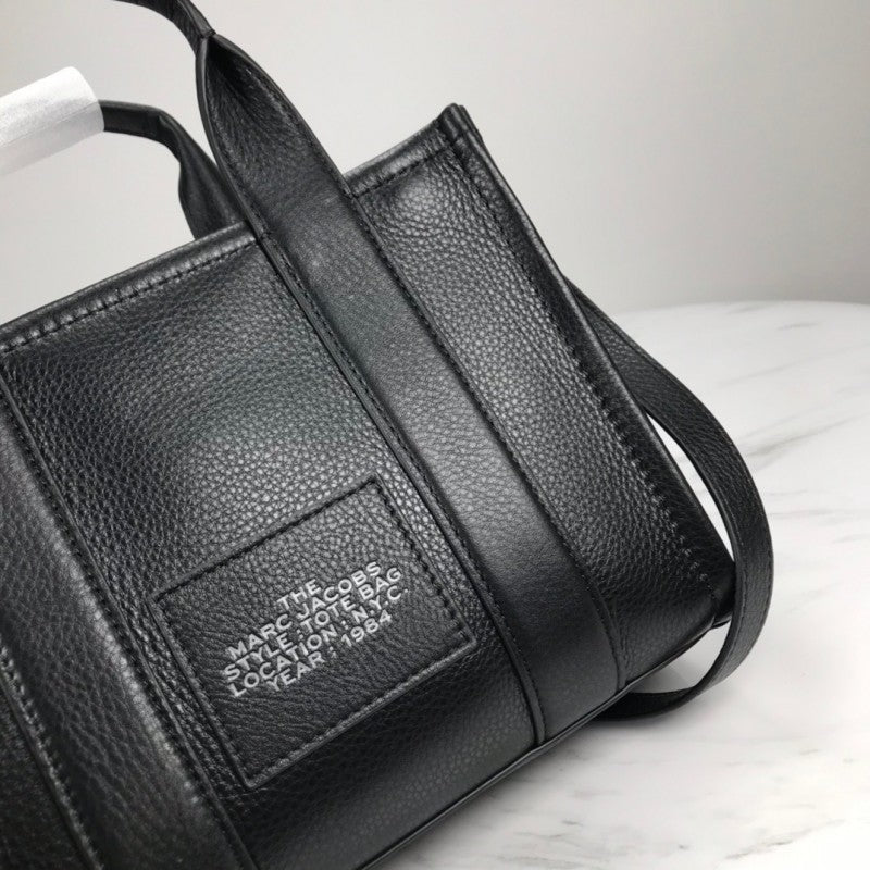 Marc Jacobs The Leather Medium Tote Bag