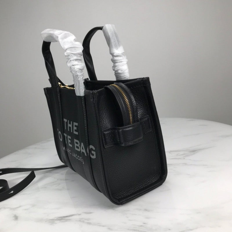 Marc Jacobs The Leather Medium Tote Bag