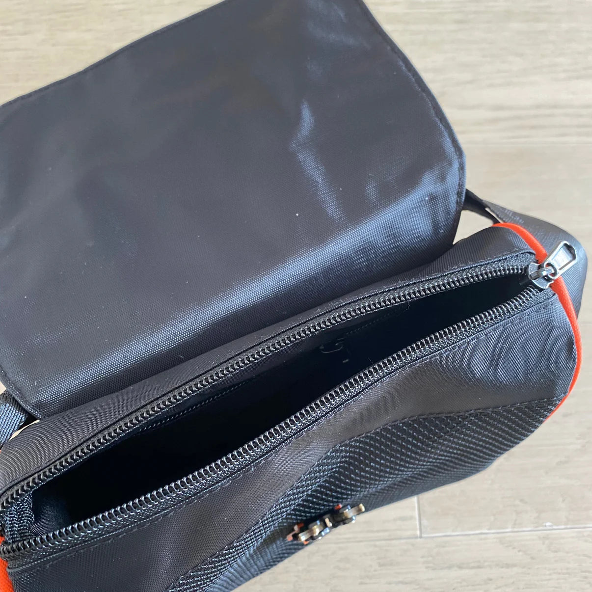 TS Messenger Bag 1.0-Black/Orange